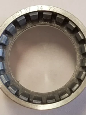 miska středové osy SHIMANO 1,37x24 73 mm UN55 levá Akční Nabídka