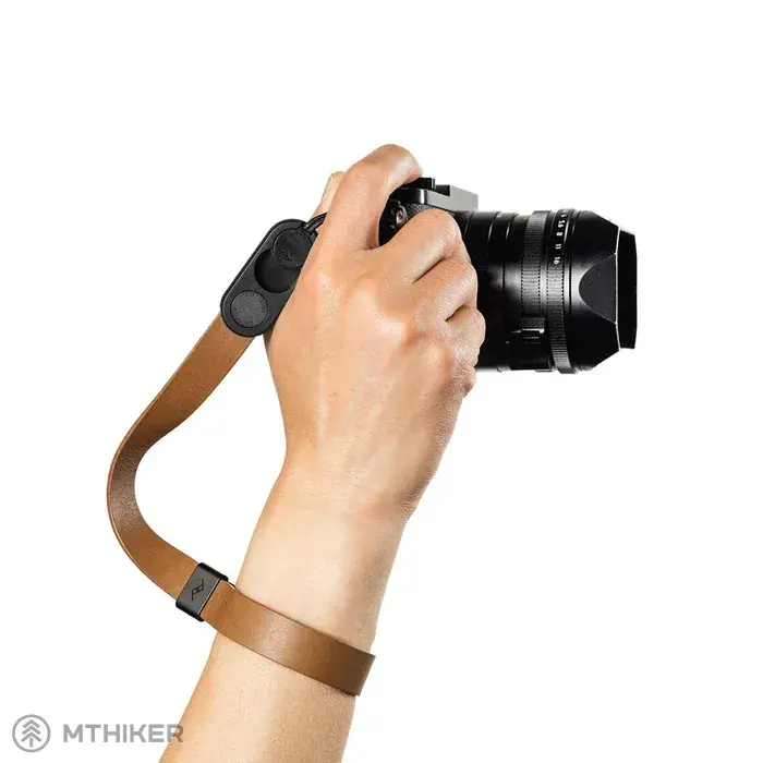 Vrácení Zdarma Peak Design Cuff kožený popruh na zápěstí, hnědá