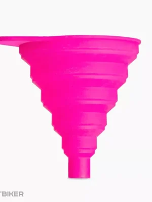 Časově Omezené Muc-Off Collapsible Silicone Funnel silikonová nálevka