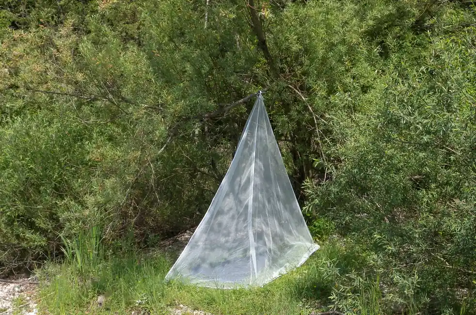 Brettschneider Expedition Stan proti hmyzu s impregnací na rostlinné bázi Pyramide 1 Sleva