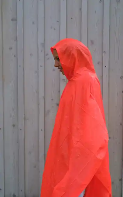 Nízká Cena Coghlans Lehké pončo v oranžové barvě