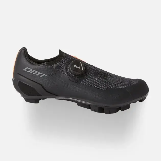 DMT KM30 42 černá/černá Must-Have