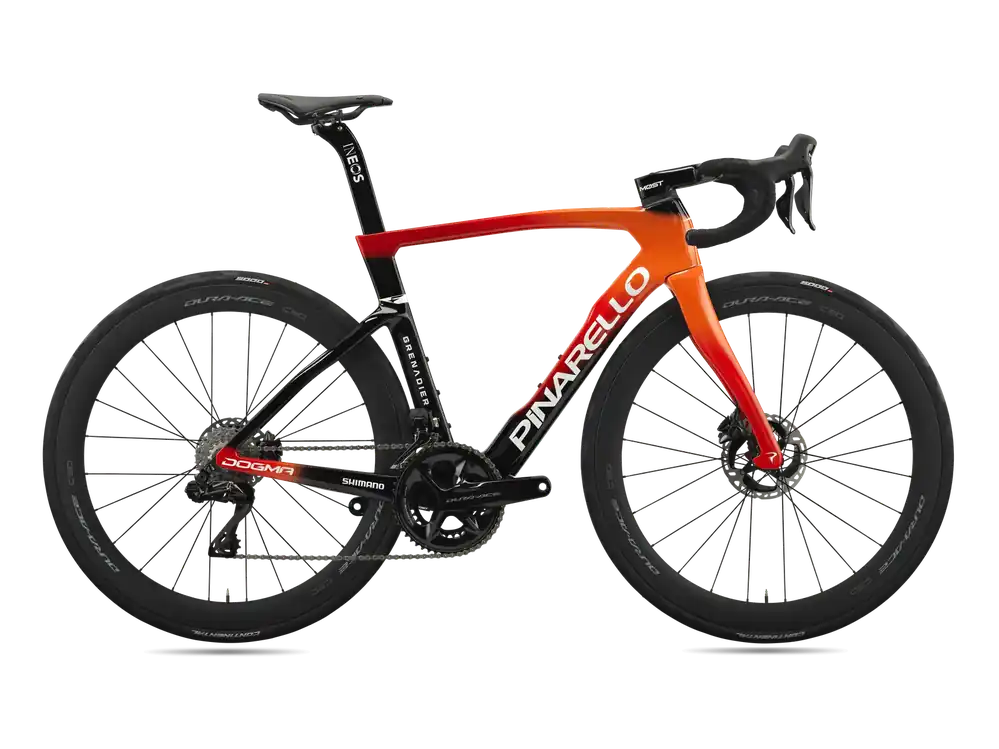 Pinarello Dogma F Red AXS 2x12 DB (MY26) 540 černá/oranžová Hit Sezóny