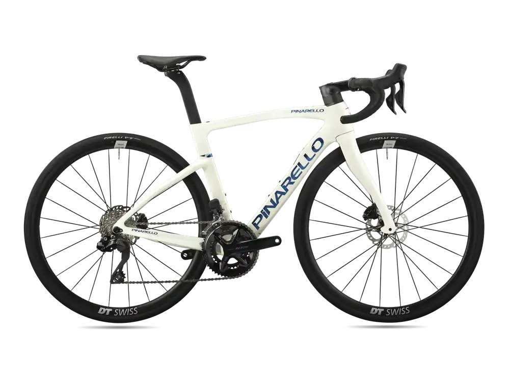 Pinarello F SERIES F5 105 Di2 2x12 DB (MY25) 460 bílá/modrá Víkendová Akce