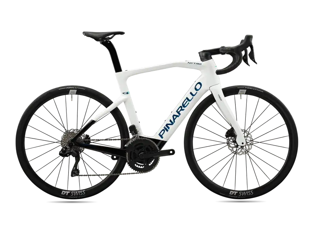Pinarello NYTRO ROAD E5 SHIMANO 105 Di2 2x12 DB (MY25) 575 bílá/modrá Výhodná Nabídka
